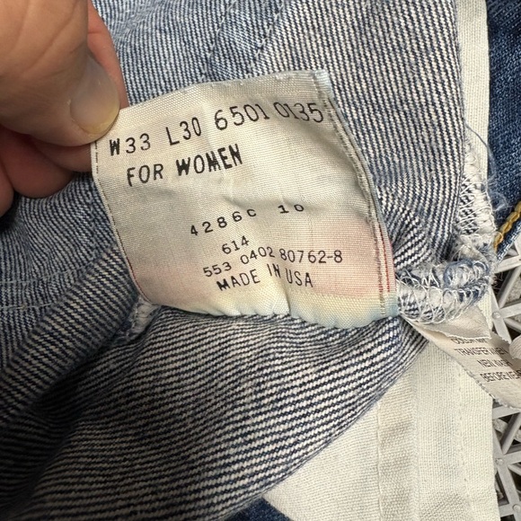 Vintage Women’s 501 Levi's Straight Leg Dark Wash Jeans - Made in USA - Picture 6 of 11